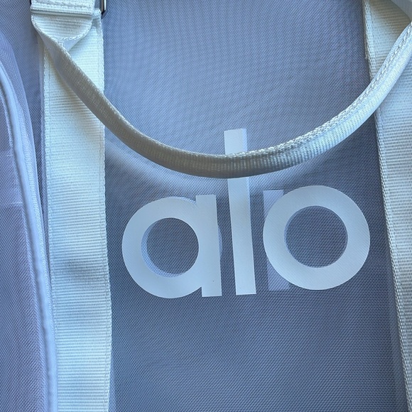 ALO SHEER DUFFLE Bag BNWT - Picture 8 of 9